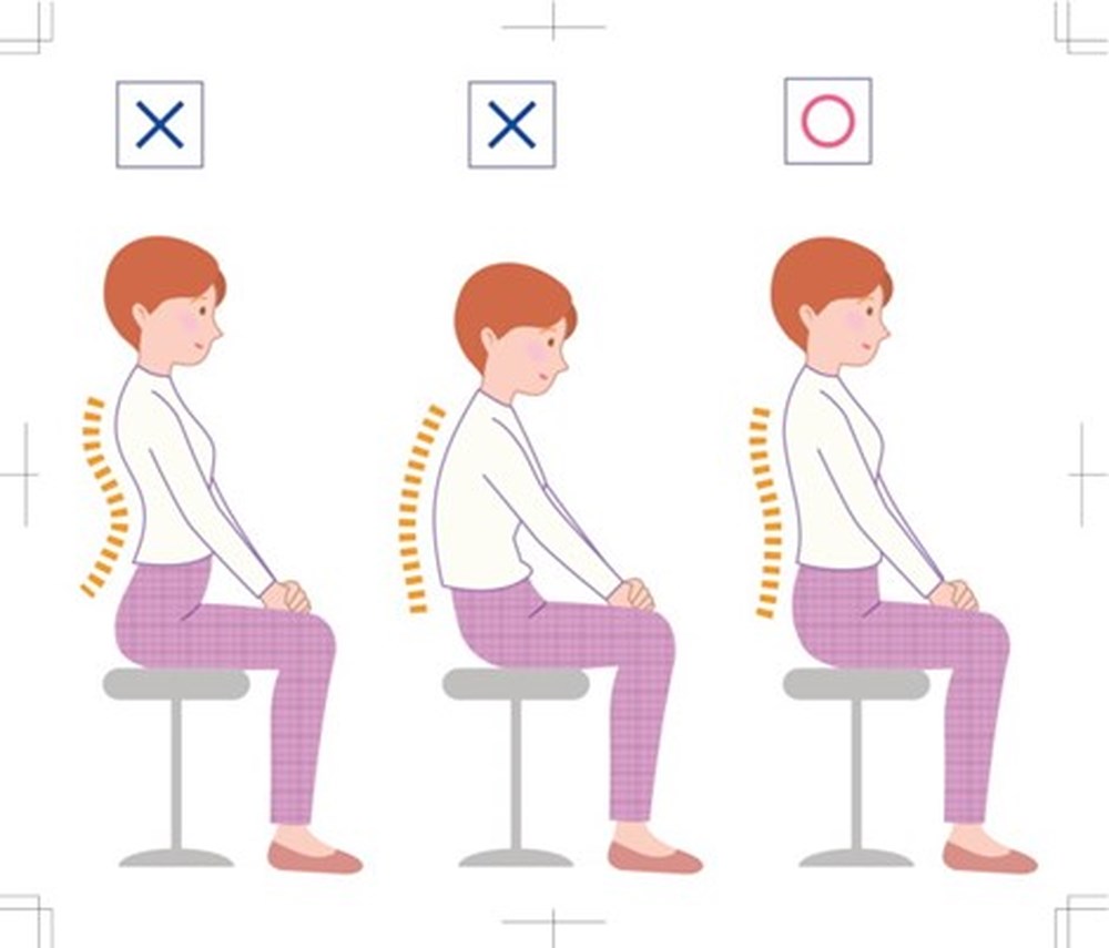 Ngồi đúng tư thế khi làm việc giúp ngăn ngừa chứng đau vai gáy