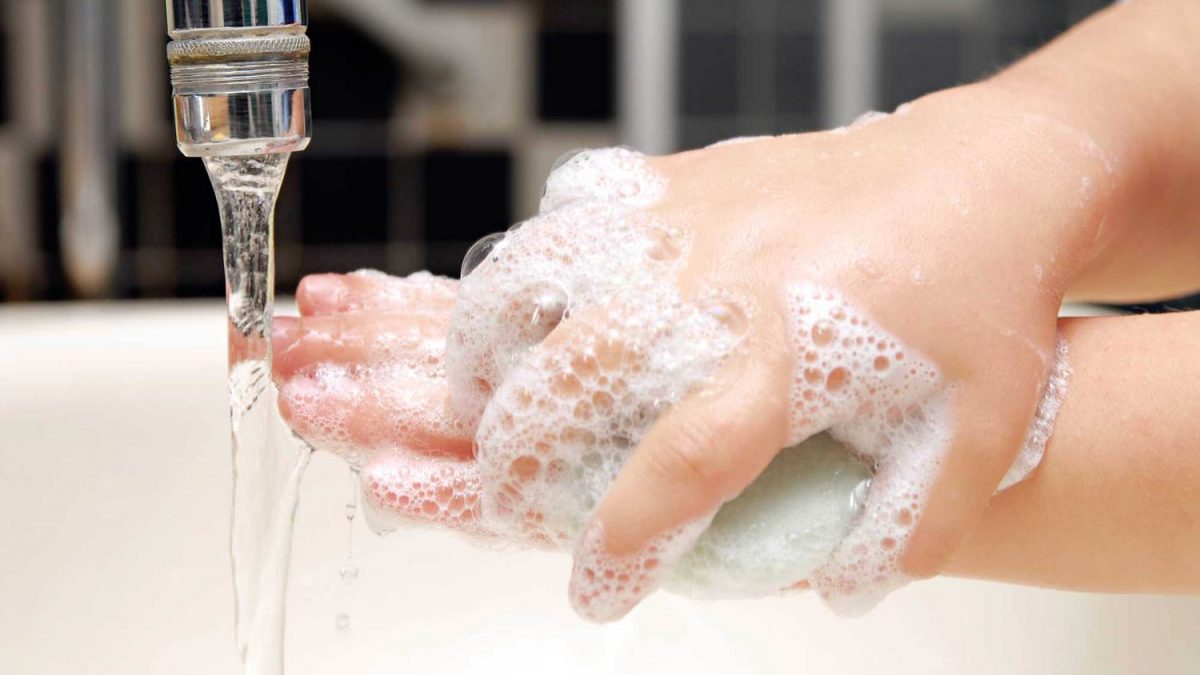 Rửa tay sạch bằng xà phòng giúp phòng ngừa bệnh tiêu chảy