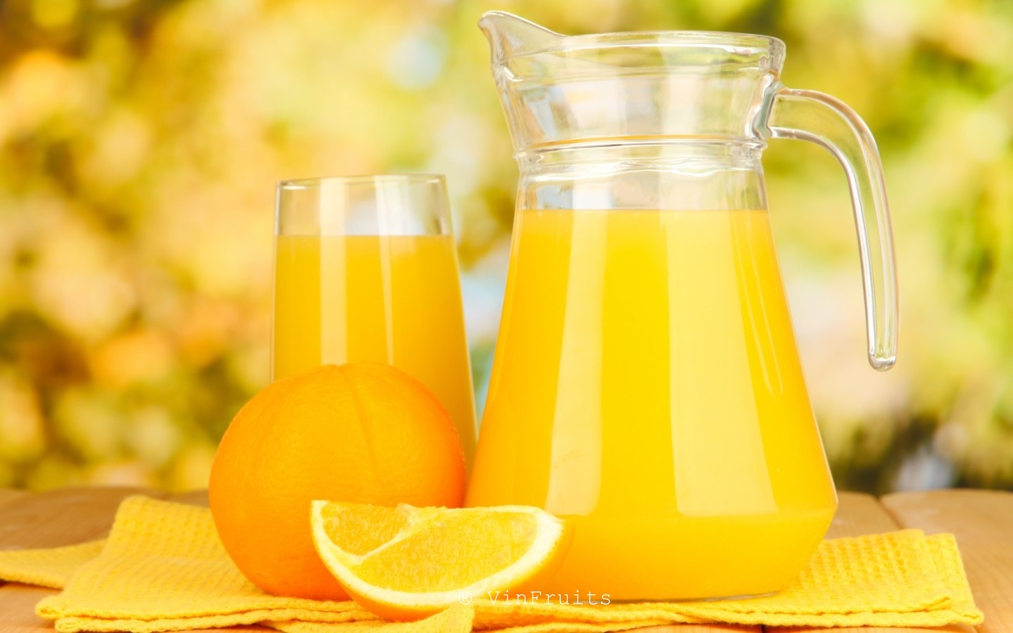 Nước cam giúp bổ sung lượng nước đã mất do tiêu chảy cấp và cung cấp các vitamin cần thiết