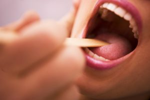 Khám sức khỏe định kỳ, nhất là vùng hầu họng để phát hiện sớm ung thư vòm họng