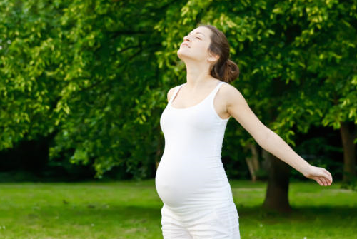 Thư giãn, giảm stress cải thiện tình trạng ợ nóng ở mẹ bầu
