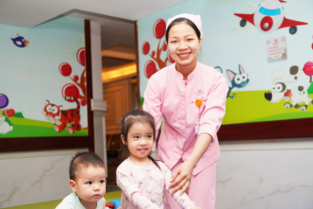 Đội ngũ điều dưỡng tại phòng khám cũng được đào tạo bài bản với phương châm: lấy khách hàng làm trung tâm